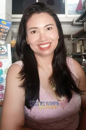 196082 - Punyanuch  (Kung) Age: 53 - Thailand