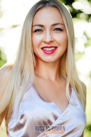 203067 - Elena Age: 31 - Ukraine