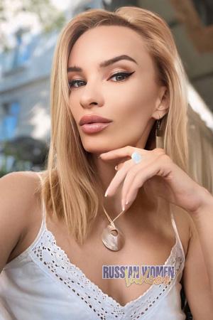 224692 - Alexandra Age: 30 - Moldova