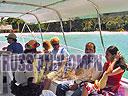 cartagena-women-boat-1104-13